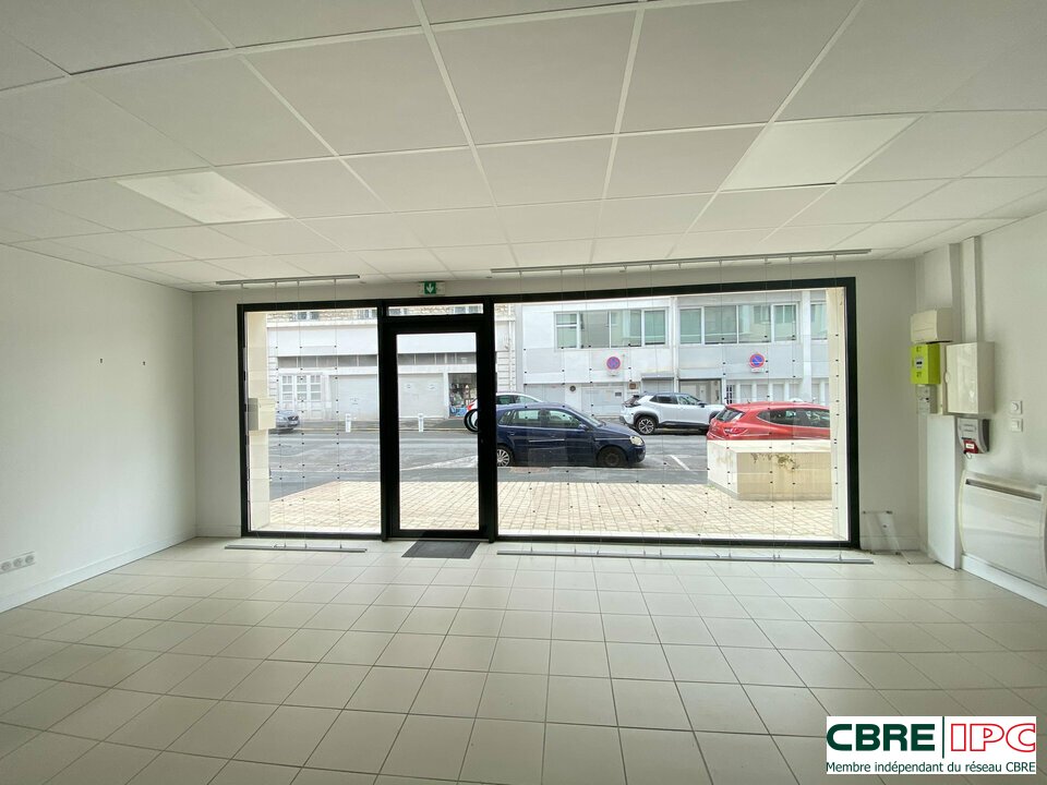 CBRE IPC Immobilier d'entreprise LOCATION Bureau BAYONNE 8338FD
