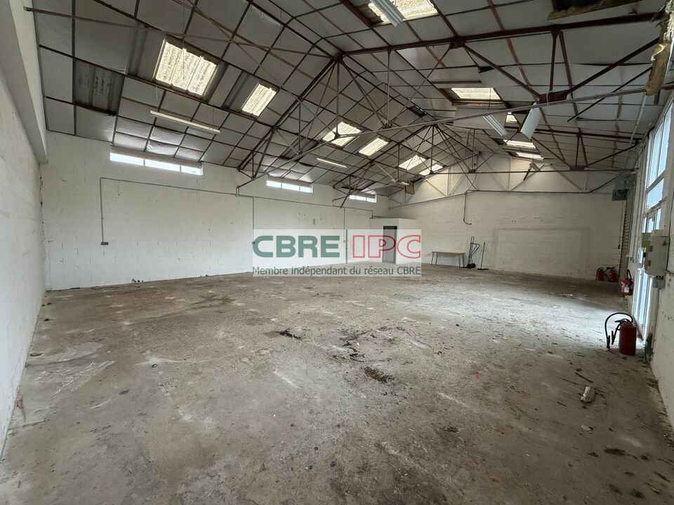 CBRE IPC Immobilier d'entreprise LOCATION Local d'activités  BIDART 8345EL3