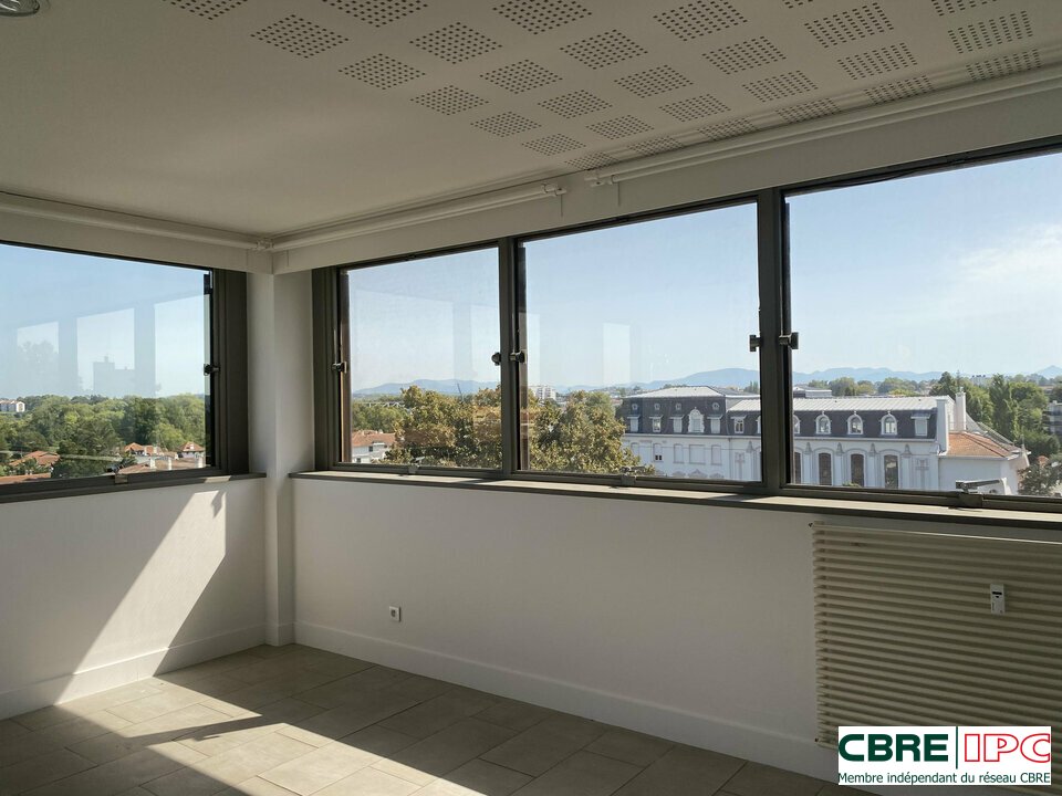 CBRE IPC Immobilier d'entreprise LOCATION Bureau BAYONNE 8390FD