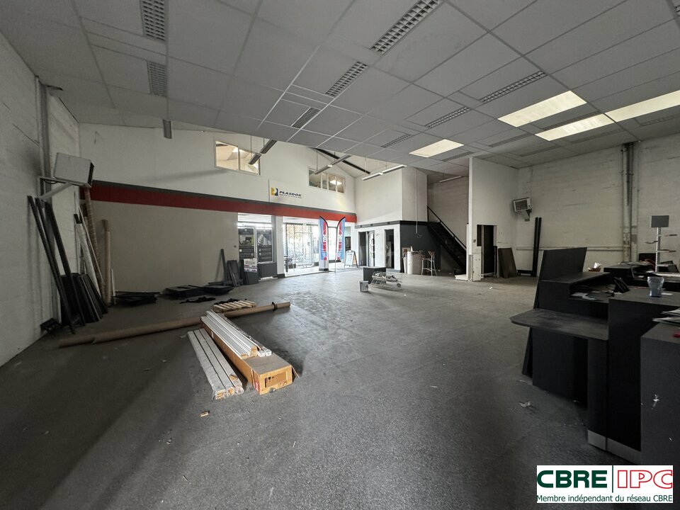 CBRE IPC Immobilier d'entreprise LOCATION Local d'activités  ANGLET 8397SD/PC