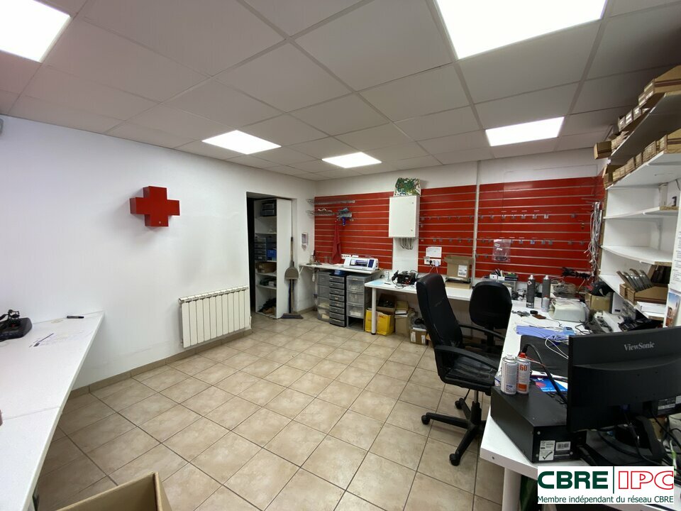 CBRE IPC Immobilier d'entreprise LOCATION Local commercial BAYONNE 8445MP