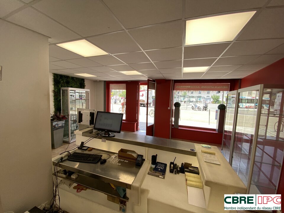 CBRE IPC Immobilier d'entreprise LOCATION Local commercial BAYONNE 8445MP