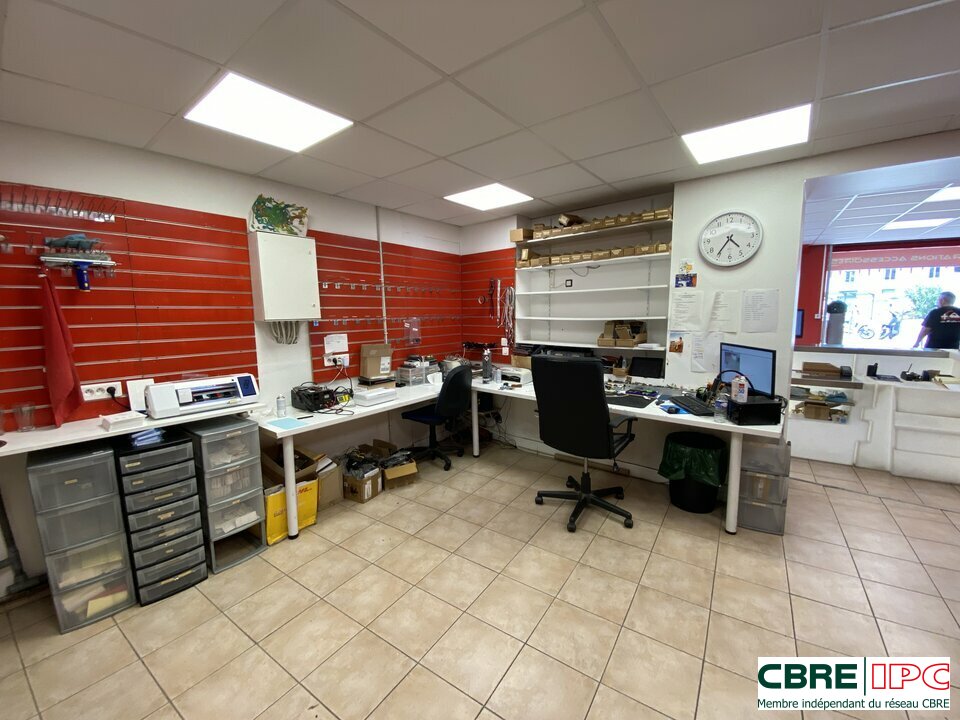 CBRE IPC Immobilier d'entreprise LOCATION Local commercial BAYONNE 8445MP