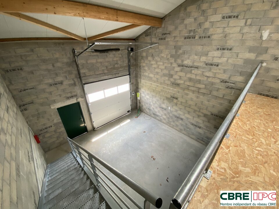 CBRE IPC Immobilier d'entreprise LOCATION Local d'activités HALSOU 8452EL