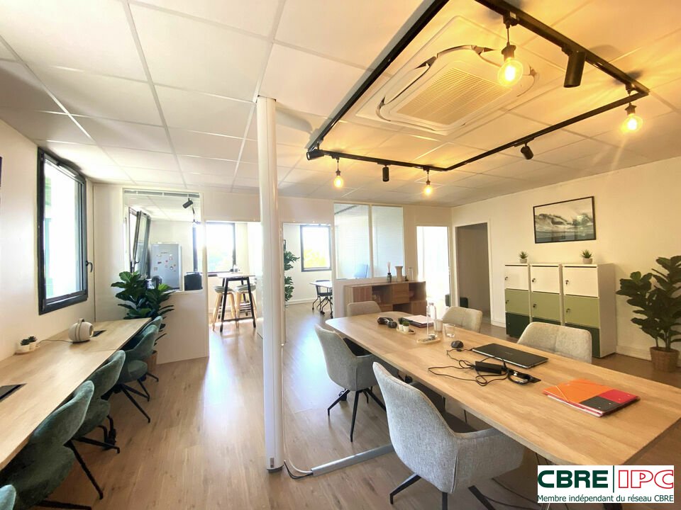 CBRE IPC Immobilier d'entreprise VENTE Bureau SAINT PIERRE D'IRUBE 8466FD