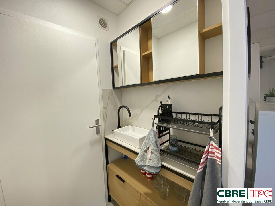 CBRE IPC Immobilier d'entreprise VENTE Bureau SAINT PIERRE D'IRUBE 8466FD
