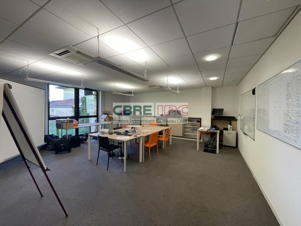 CBRE IPC Immobilier d'entreprise VENTE Bureau TARBES 8528FL