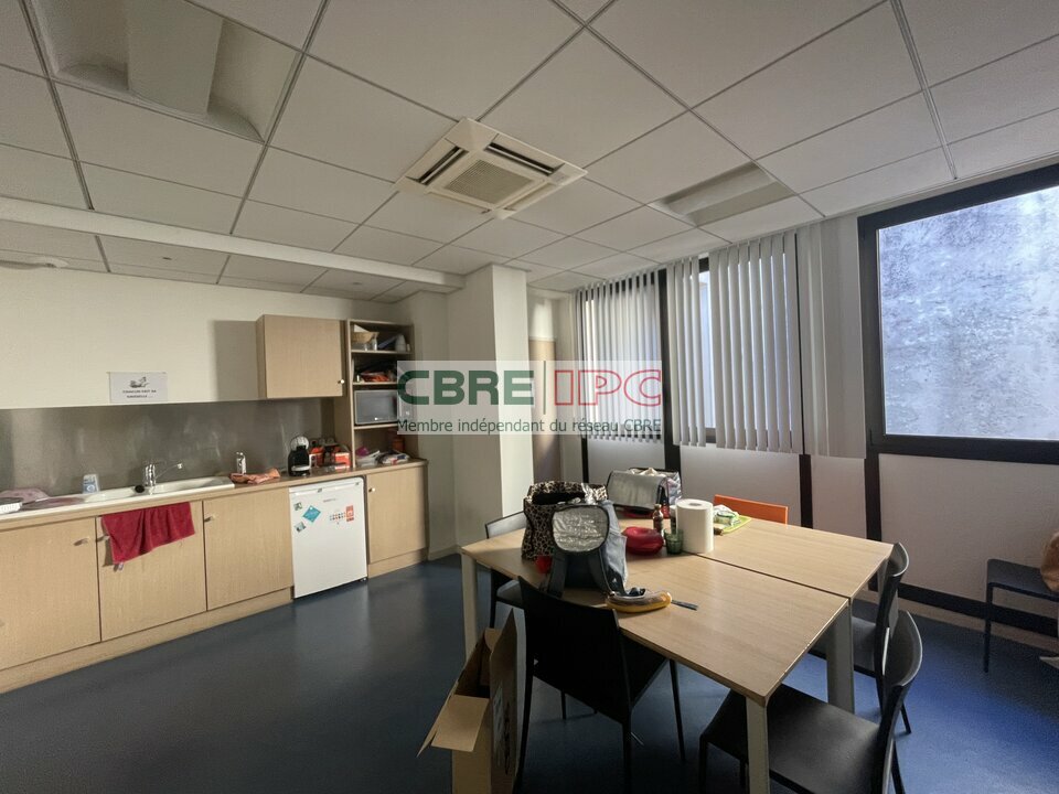 CBRE IPC Immobilier d'entreprise VENTE Bureau TARBES 8528FL